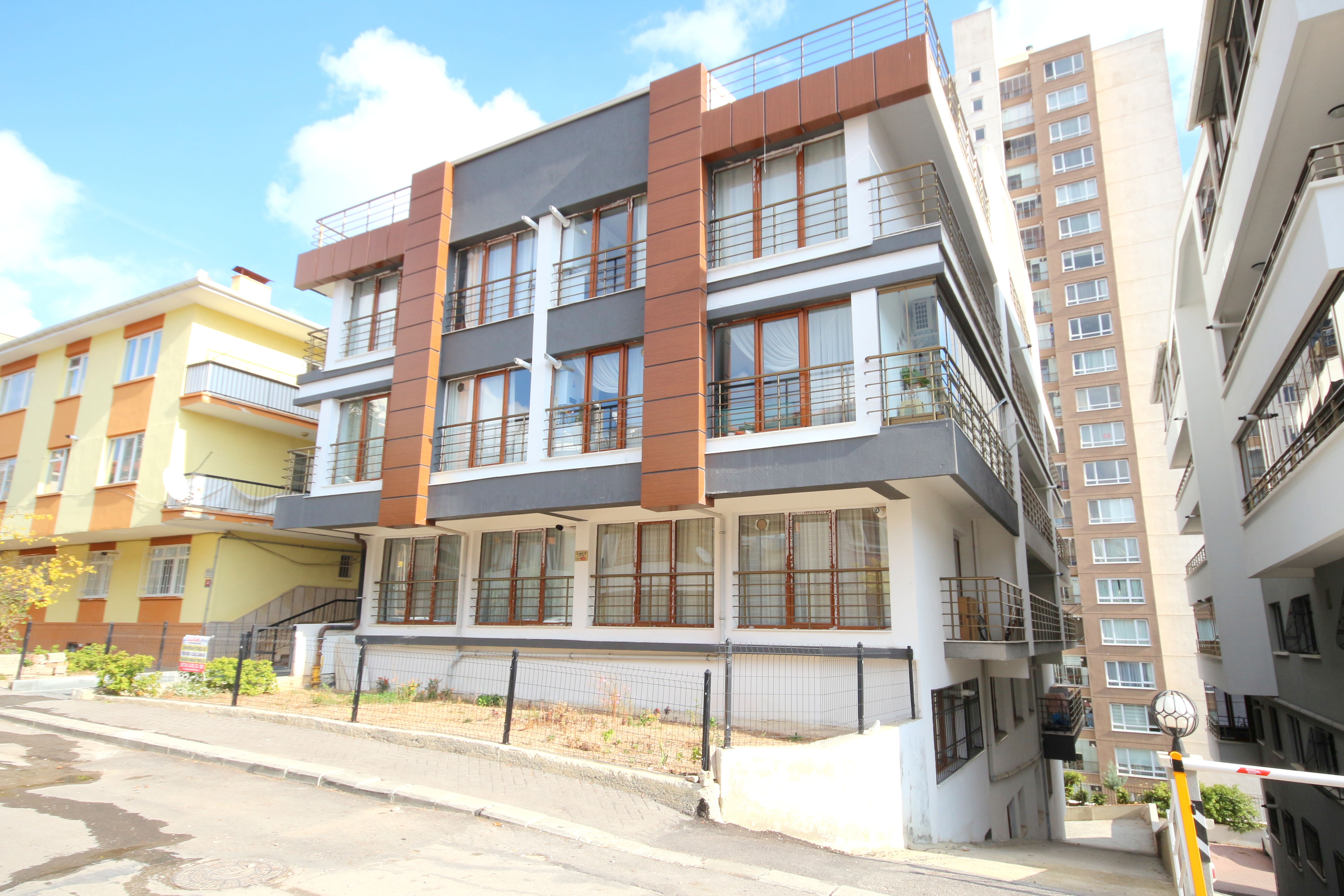 Vadi Yakını - Merkezi Konumda Ara Kat 1+1